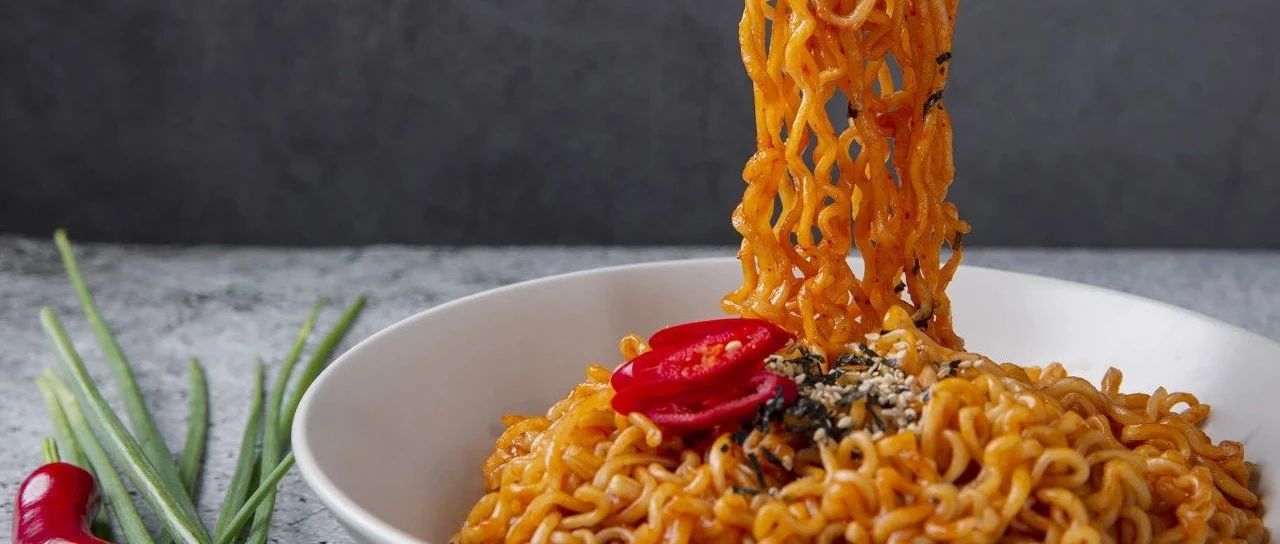 進口食品來襲！年輕人的胃被零食、酒飲、養生食品“拿捏”了！