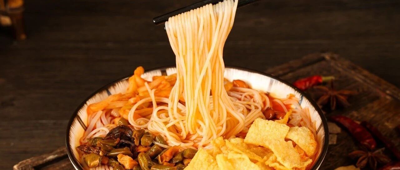 【方便食品】粉類小吃奔赴千億市場！食族人、滿小飽、好歡螺等“嗦”出地域新潮味！